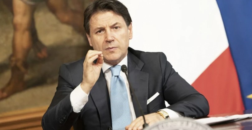Il premier Conte presenta le misure restrittive per regolamentare le festività natalizie